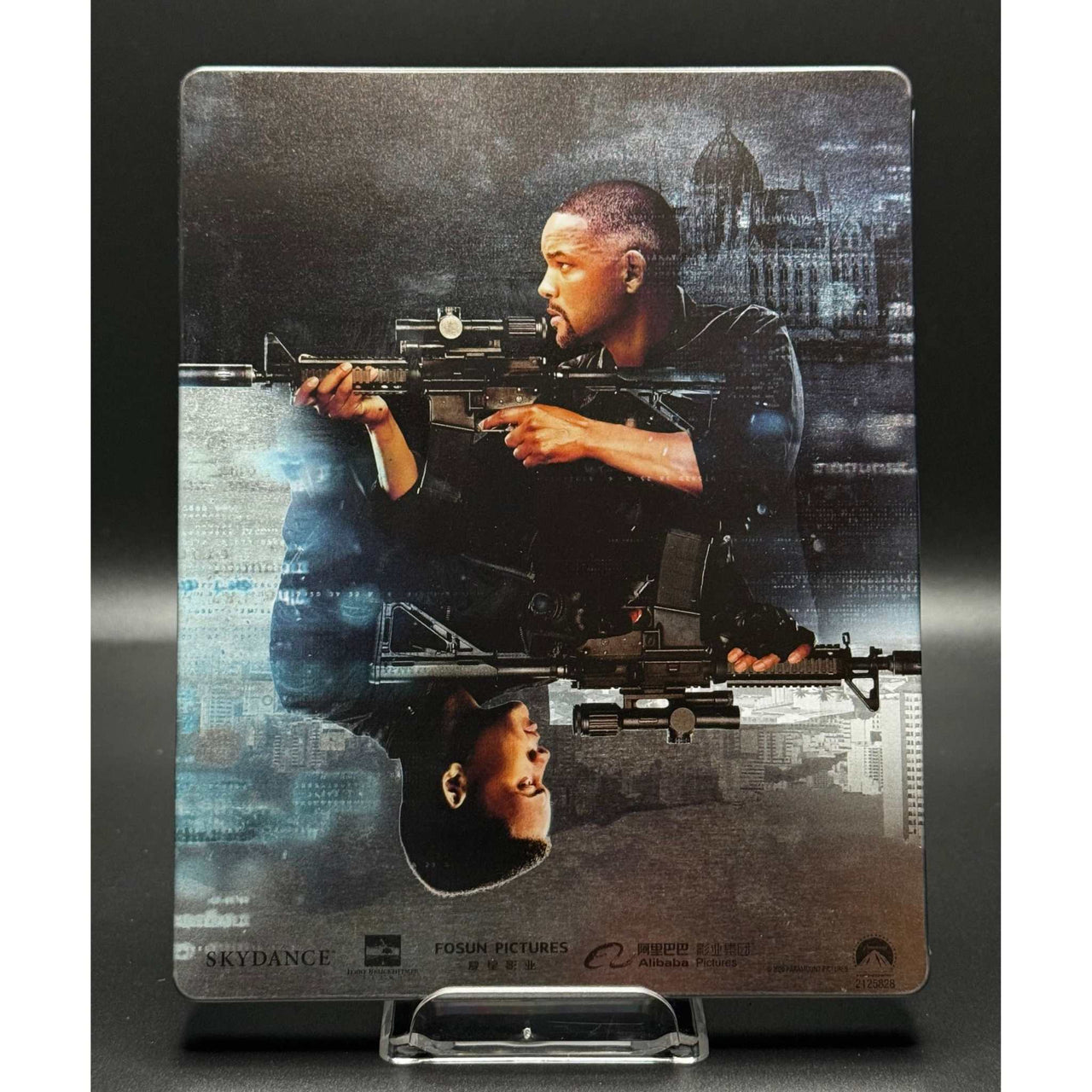 Gemini Man 4K Ultra HD Blu-ray Steelbook with cover art featuring an armed man, used condition.